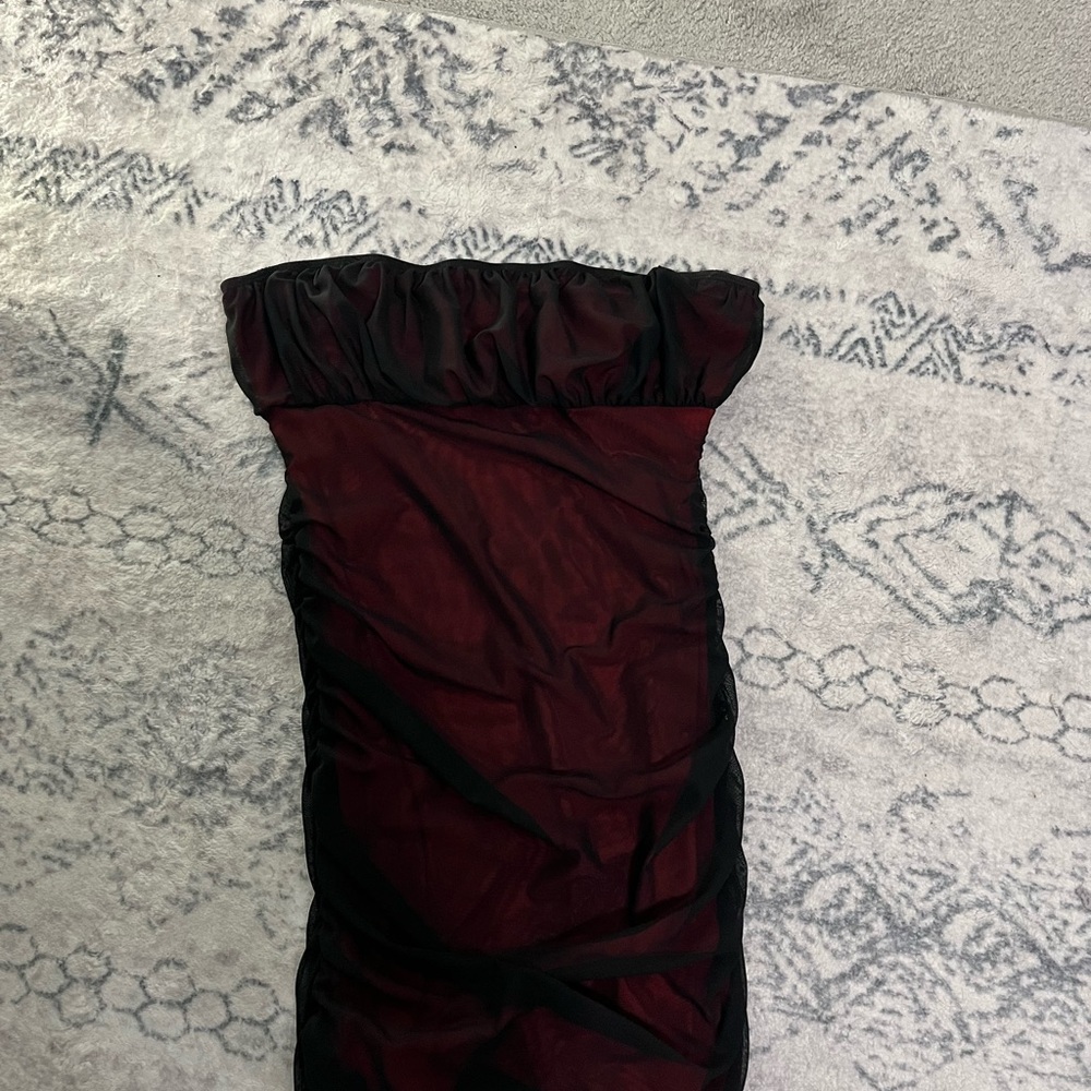 Elegant Black and Red Strapless Dress
